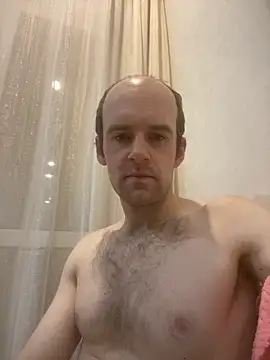 LynnAhNight online show from 10-28-25, 02:59