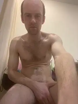 LynnAhNight online show from 01-07-26, 03:42