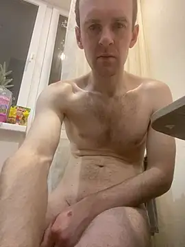 LynnAhNight online show from 02-18-26, 03:35