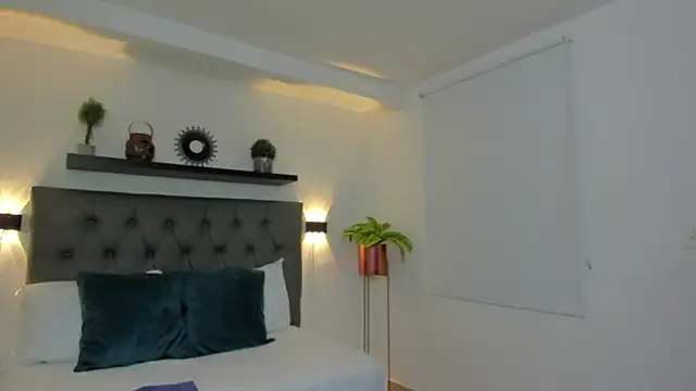 tiffanny doll  online show from 06-11-26, 12:36