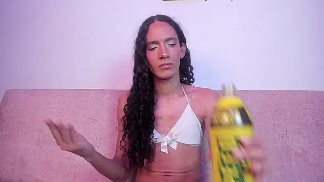 Snapshot of cassidy_blossom chatting on 12-19-25, 08:49 cassidy blossom online show from 12-19-25, 08:49