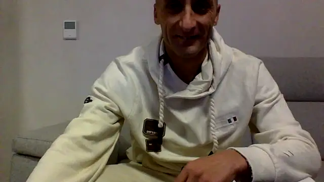 Snapshot of ANGELSANTAMARIA- chatting on 10-07-25, 10:51 ANGELSANTAMARIA- online show from 10-07-25, 10:51