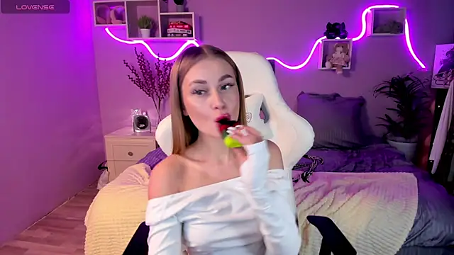 Snapshot of AnitaLamb chatting on 02-02-25, 05:21 AnitaLamb online show from 02-02-25, 05:21