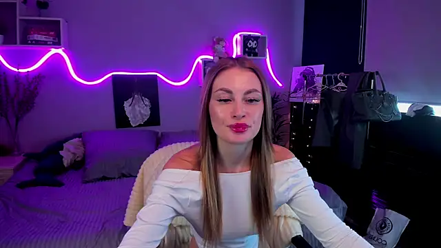 Snapshot of AnitaLamb chatting on 02-05-25, 08:54 AnitaLamb online show from 02-05-25, 08:54