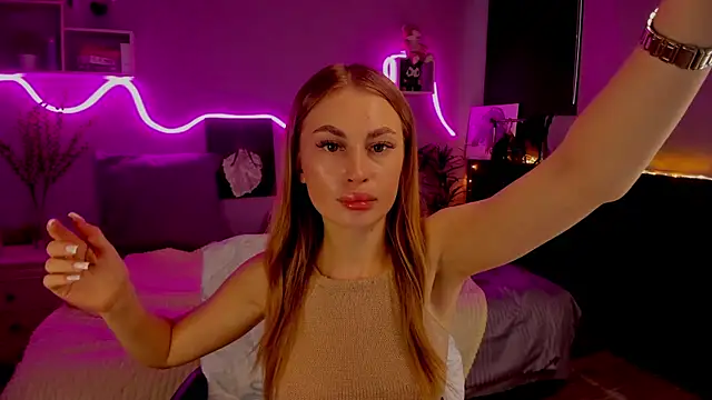 Snapshot of AnitaLamb chatting on 02-06-25, 08:07 AnitaLamb online show from 02-06-25, 08:07