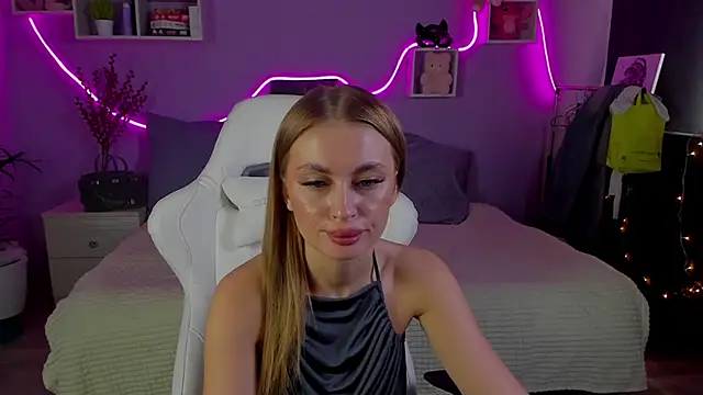 Snapshot of AnitaLamb chatting on 03-04-25, 08:57 AnitaLamb online show from 03-04-25, 08:57