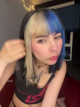 Snapshot of mavimist__ chatting on 09-10-25, 12:10 mavimist   online show from 09-10-25, 12:10