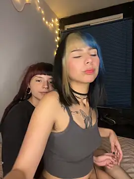 Snapshot of mavimist__ chatting on 09-18-25, 04:36 mavimist   online show from 09-18-25, 04:36