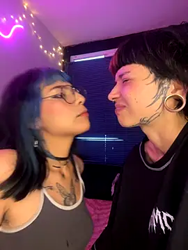 Snapshot of mavimist__ chatting on 10-26-25, 10:25 mavimist   online show from 10-26-25, 10:25