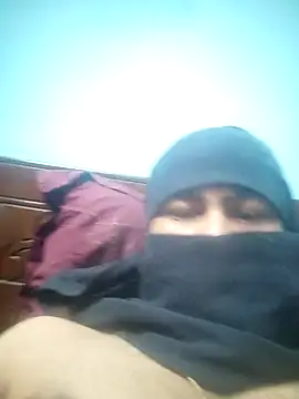 Snapshot of deshiboyz chatting on 02-13-25, 08:45 deshiboyz online show from 02-13-25, 08:45