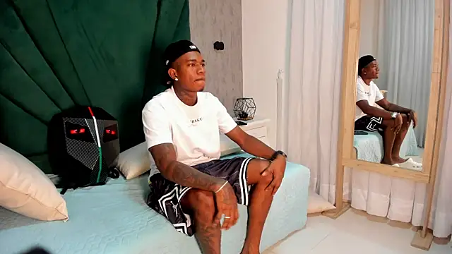 Juanita Harold online show from 02-11-25, 04:44