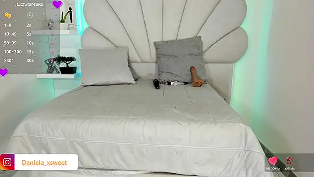 Danielaangelina online show from 01-19-26, 05:44