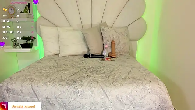 Danielaangelina online show from 04-27-26, 06:00