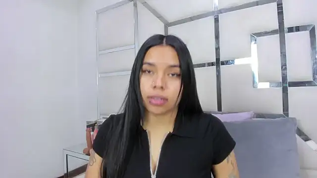 ZoeWan69 online show from 05-05-26, 01:41