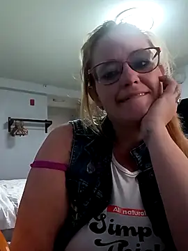 Snapshot of CutiepieMandii143 chatting on 03-21-25, 06:40 CutiepieMandii143 online show from 03-21-25, 06:40