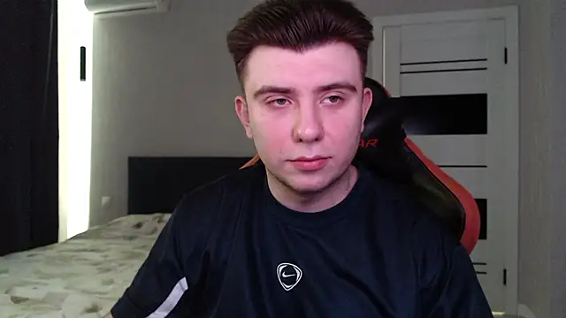 honey furry online show from 03-12-26, 06:19