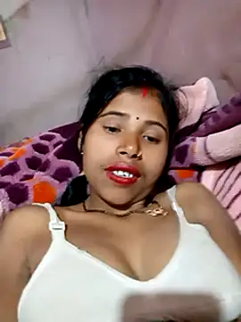 Snapshot of Miss_triha chatting on 02-18-25, 07:52 Miss triha online show from 02-18-25, 07:52