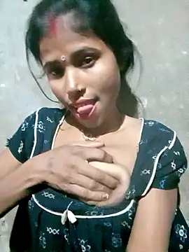 Snapshot of Miss_triha chatting on 03-04-25, 01:01 Miss triha online show from 03-04-25, 01:01