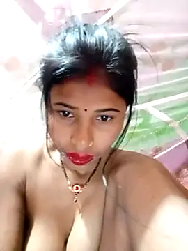 Snapshot of Miss_triha chatting on 03-18-25, 08:04 Miss triha online show from 03-18-25, 08:04