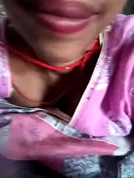 Snapshot of Miss_triha chatting on 09-10-25, 08:36 Miss triha online show from 09-10-25, 08:36