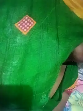 Snapshot of Miss_triha chatting on 09-20-25, 08:43 Miss triha online show from 09-20-25, 08:43