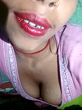 Snapshot of Miss_triha chatting on 11-08-25, 06:18 Miss triha online show from 11-08-25, 06:18