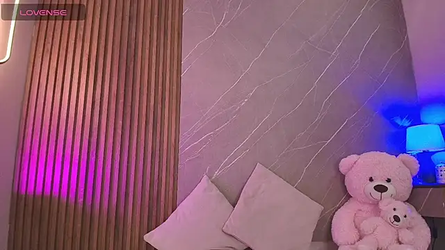 ariana jhonson1 online show from 04-29-26, 12:20