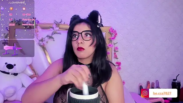 Snapshot of BeccaMathew chatting on 11-05-25, 01:05 BeccaMathew online show from 11-05-25, 01:05