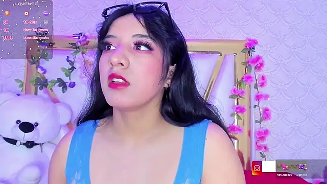 Snapshot of BeccaMathew chatting on 11-20-25, 01:17 BeccaMathew online show from 11-20-25, 01:17