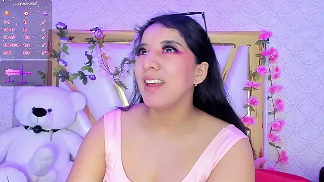 Snapshot of BeccaMathew chatting on 11-23-25, 01:49 BeccaMathew online show from 11-23-25, 01:49