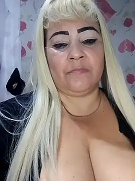 BonniAdams online show from 11-22-25, 01:37