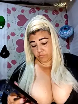 BonniAdams online show from 12-21-25, 02:35