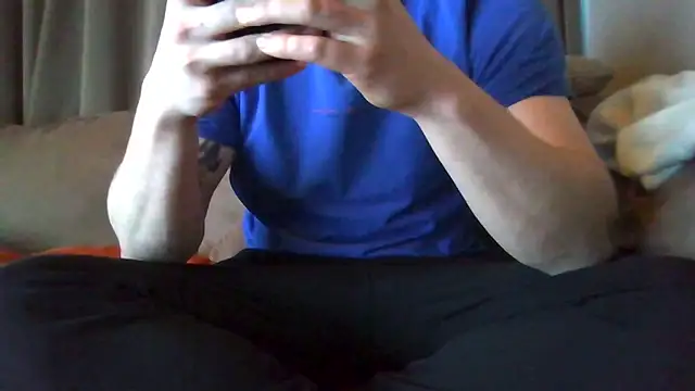 pietjepuk1310 online show from 02-12-26, 04:13