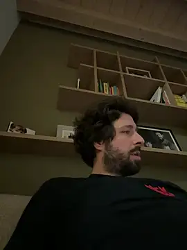 Ovett086 online show from 03-25-26, 04:46