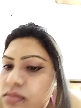 Snapshot of blue-berry07 chatting on 11-16-25, 11:32 blue-berry07 online show from 11-16-25, 11:32