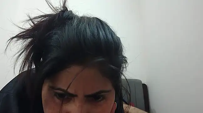 Snapshot of Queen_Couple chatting on 02-09-25, 10:20 Queen Couple online show from 02-09-25, 10:20