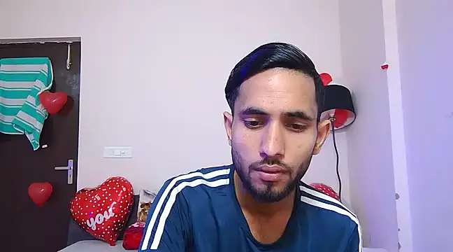 Snapshot of Queen_Couple chatting on 02-18-25, 05:42 Queen Couple online show from 02-18-25, 05:42