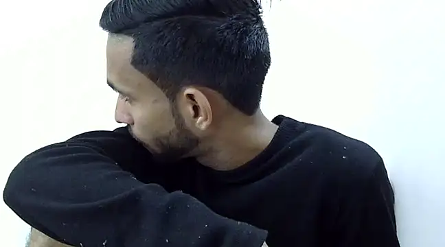 Snapshot of Queen_Couple chatting on 02-22-25, 05:55 Queen Couple online show from 02-22-25, 05:55