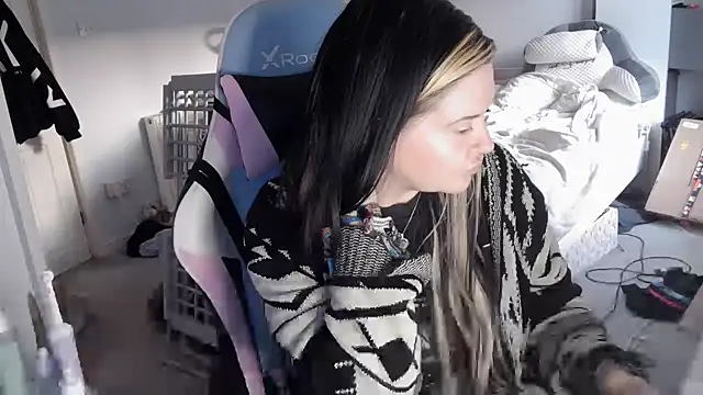 AureliaXOX online show from 03-08-25, 05:11