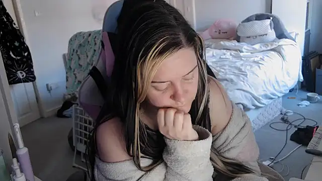 AureliaXOX online show from 03-09-25, 10:08