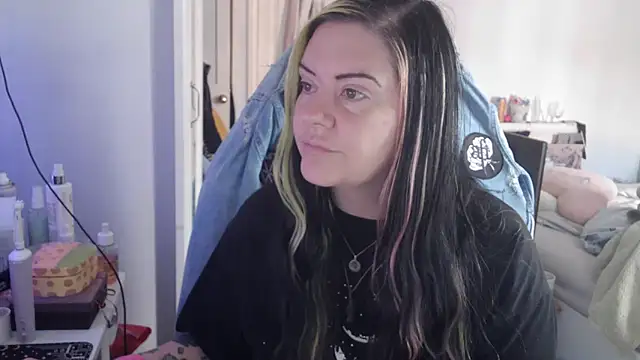 AureliaXOX online show from 09-11-25, 08:25