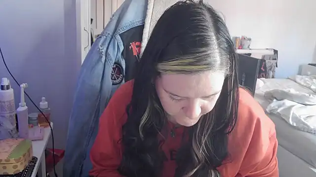 AureliaXOX online show from 09-16-25, 10:05