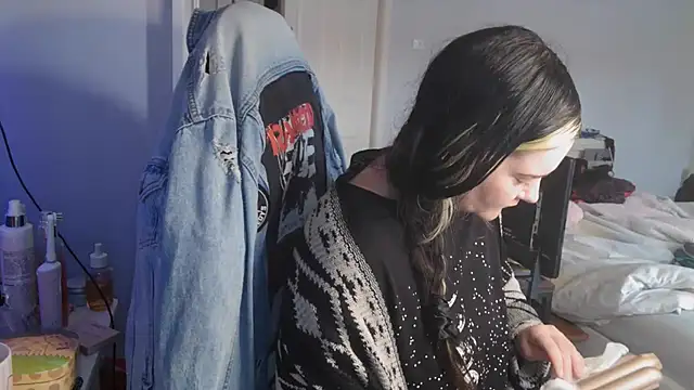 AureliaXOX online show from 09-18-25, 12:29