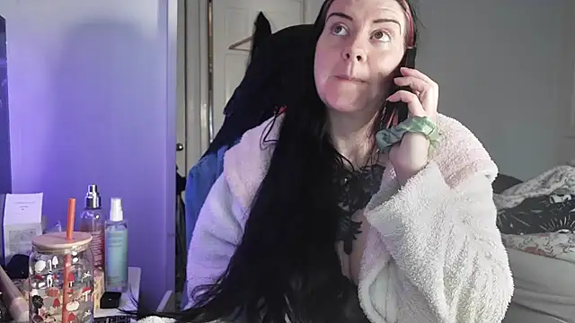 AureliaXOX online show from 11-14-25, 10:03