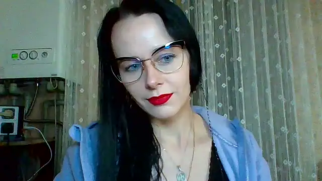 Snapshot of LuminousLady chatting on 03-20-25, 05:47 LuminousLady online show from 03-20-25, 05:47
