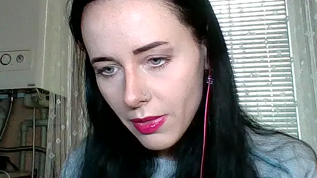 Snapshot of LuminousLady chatting on 10-22-25, 01:22 LuminousLady online show from 10-22-25, 01:22