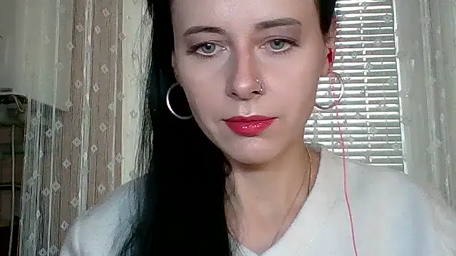 Snapshot of LuminousLady chatting on 10-29-25, 10:17 LuminousLady online show from 10-29-25, 10:17