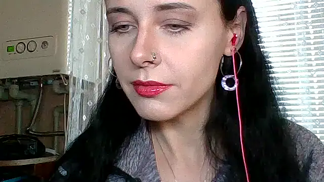 Snapshot of LuminousLady chatting on 11-02-25, 10:28 LuminousLady online show from 11-02-25, 10:28