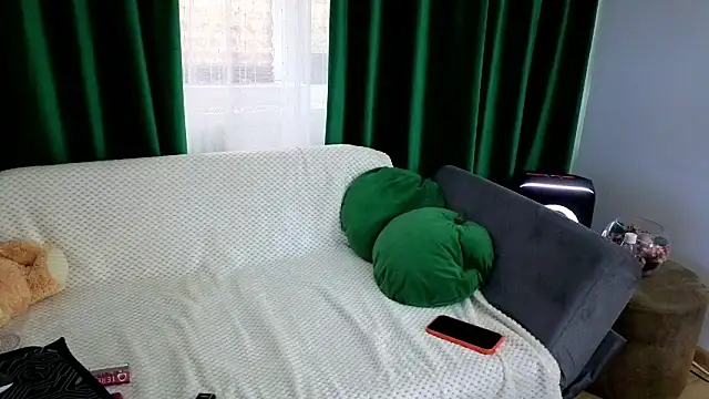 SweetAnia  online show from 04-21-26, 11:16