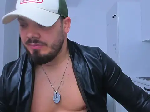 Snapshot of ZackMasterss chatting on 12-01-25, 12:26 ZackMasterss online show from 12-01-25, 12:26